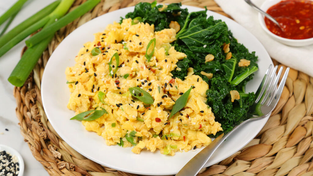 Chili Garlic Scrambled Eggs The Domestic Geek