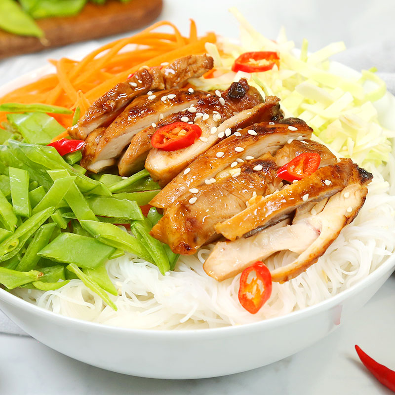Vietnamese Chicken Noodle Bowl